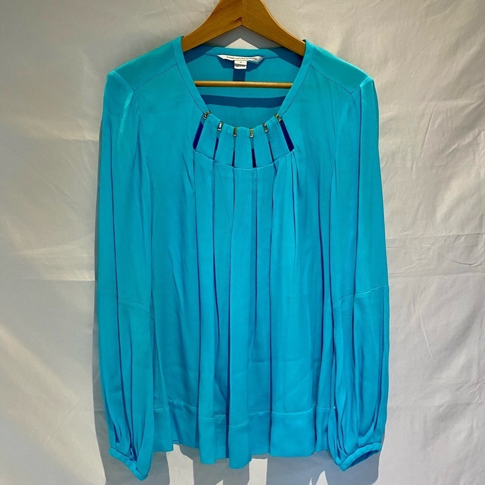 Diane Von Furstenberg Beres Top in Turquoise, size 10